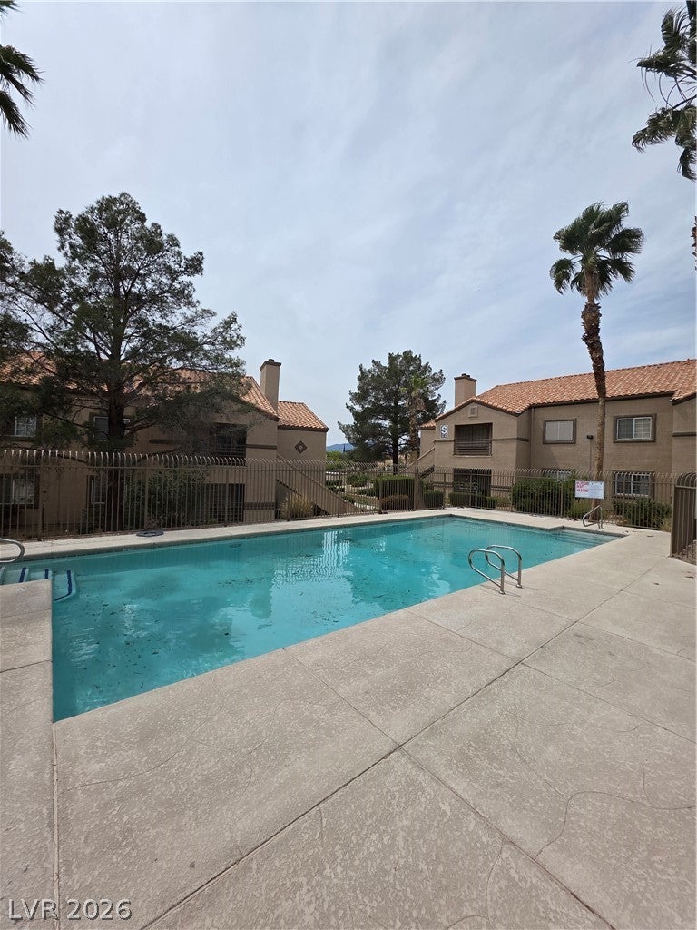 Picture for the property 2774456, 2 beds, 2 baths