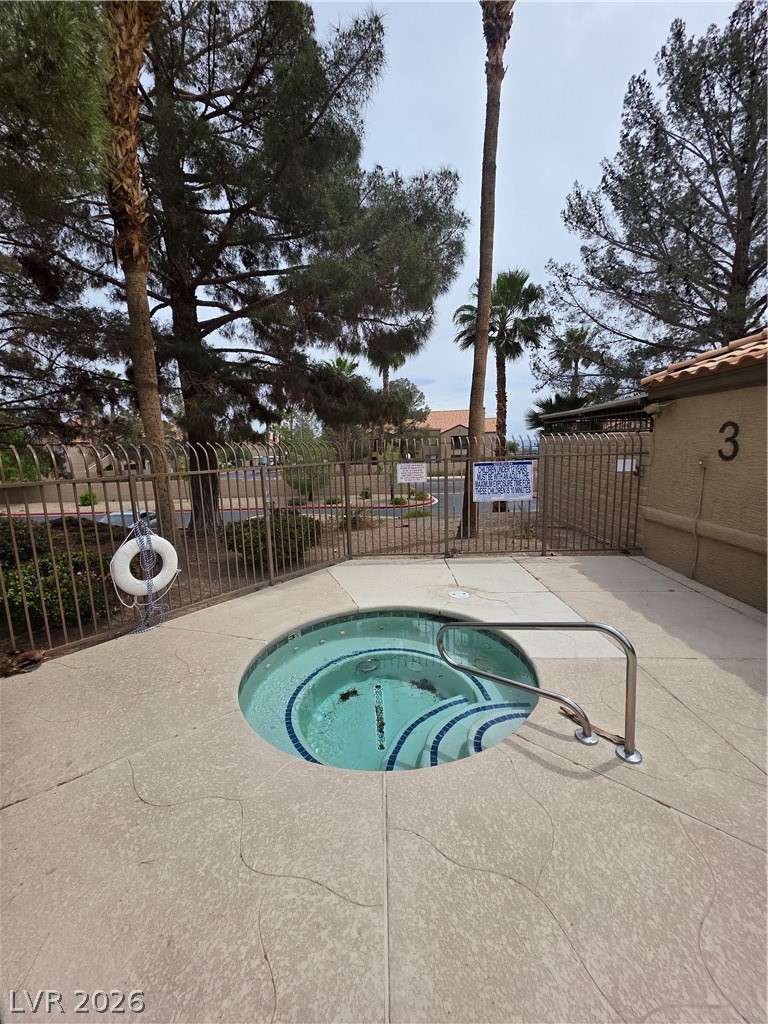 Picture for the property 2774456, 2 beds, 2 baths