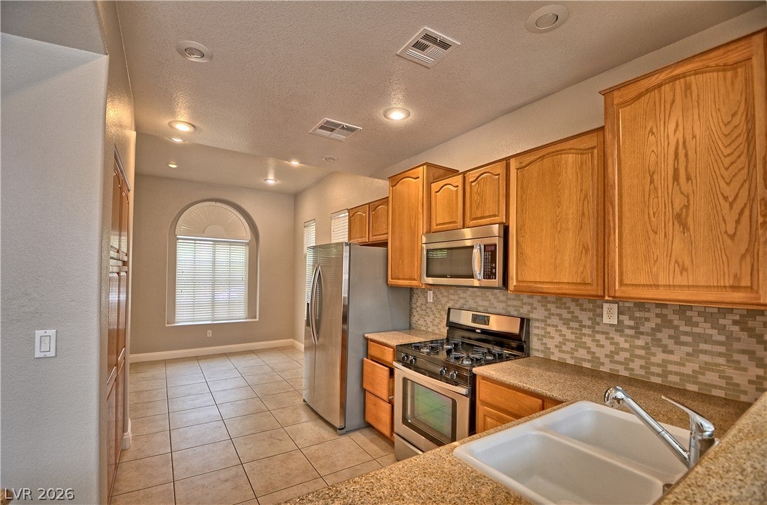 2277 Summer Home Street