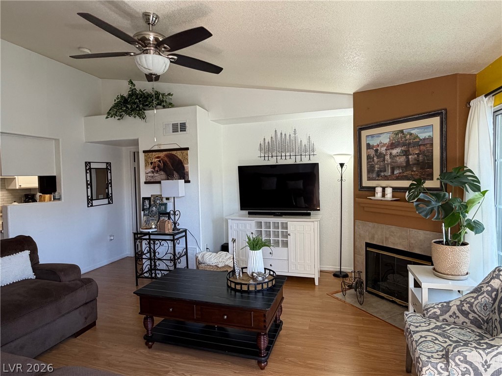 3318 N Decatur Boulevard 2047