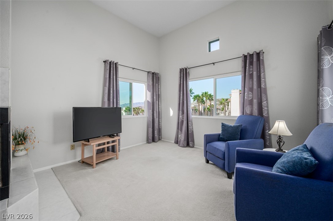 1944 Las Palmas Lane 273