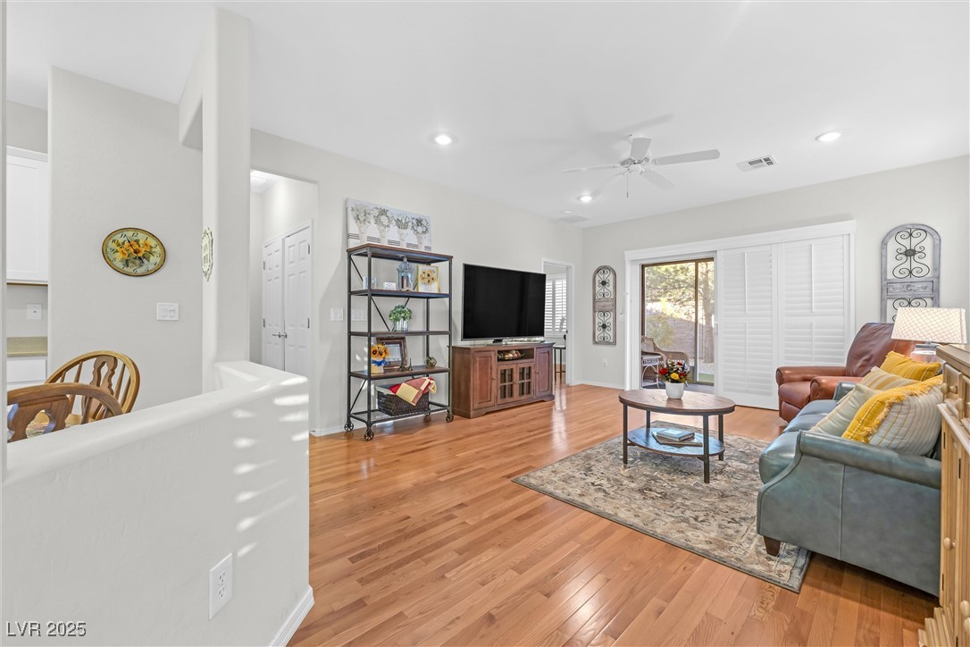 Henderson, Nevada 89044, United States, 2 Bedrooms Bedrooms, ,2 BathroomsBathrooms,Residential,Active,90415