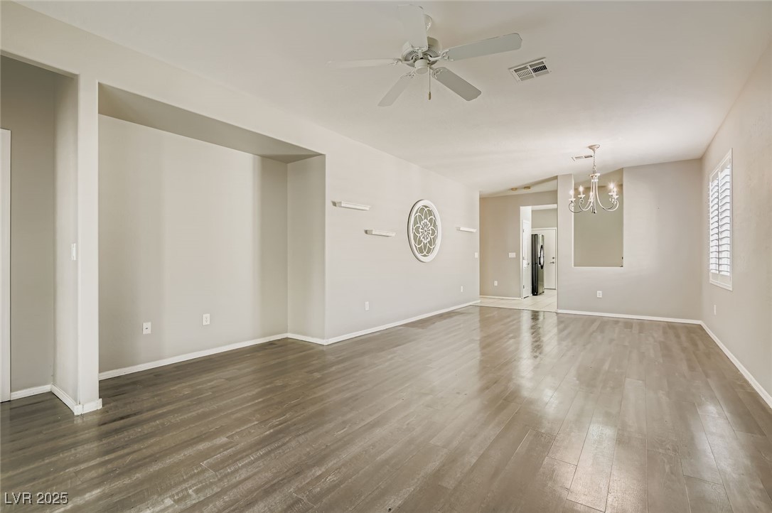 Properties 1 2352 Neutron Star Street