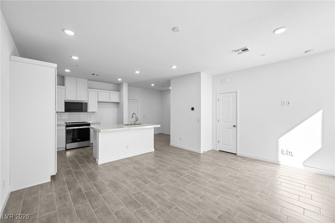 182 Freeport View Place