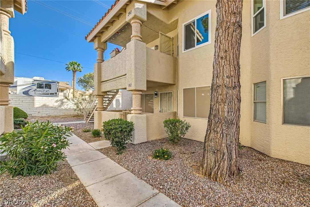 View Las Vegas, NV 89128 condo