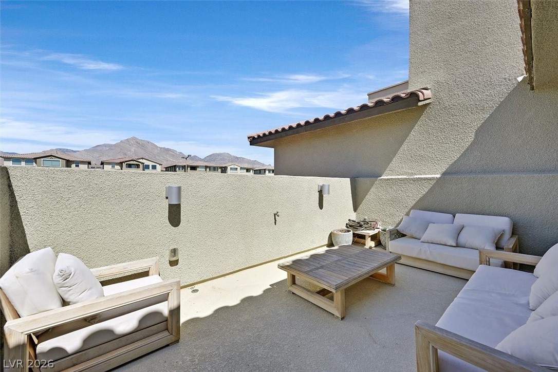 Properties 4 97 Lomita Heights Drive