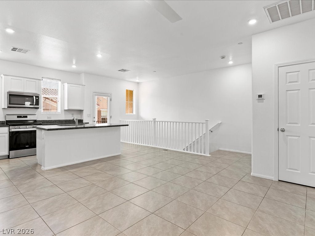 Properties 1 671 Foam Flower Lane