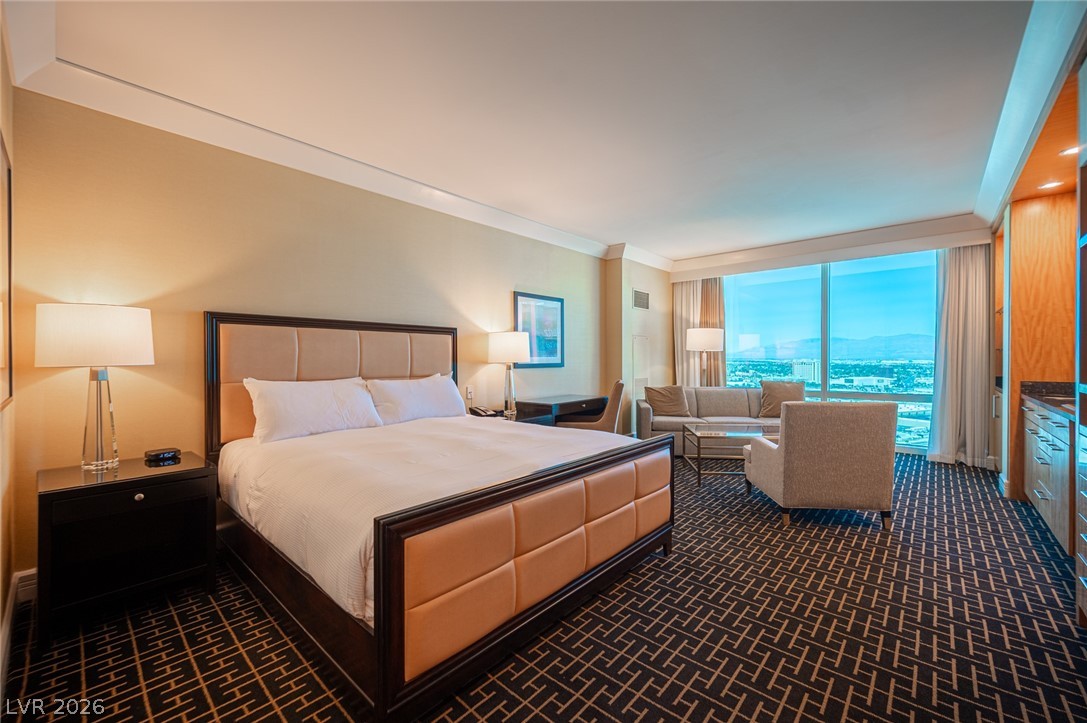 2000 N Fashion Show Drive 2917