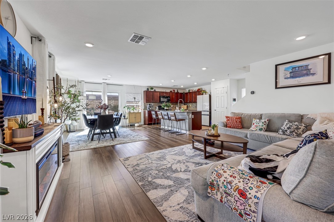 4089 Silver Torch Avenue