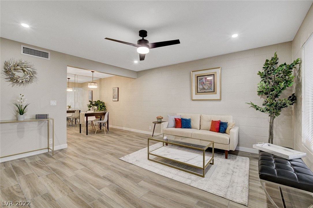 Photo 1 of 14 of 575 S Royal Crest Circle 5 condo