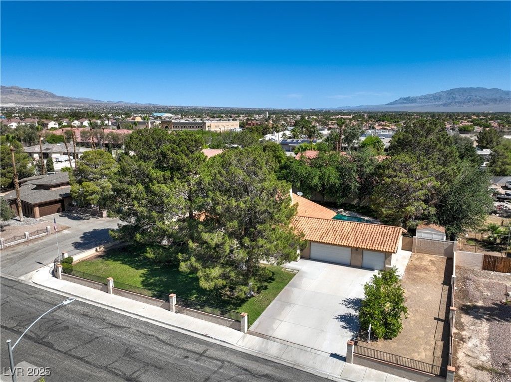 Photo of 7460 Buckskin Avenue, Las Vegas, NV 89129 (MLS # 2739923)