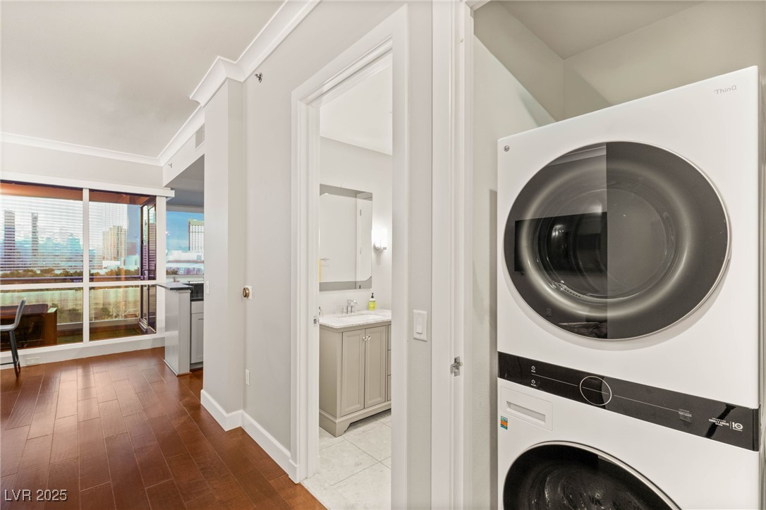 Las Vegas, Nevada 89103, United States, 2 Bedrooms Bedrooms, ,2 BathroomsBathrooms,Residential,Active,228531