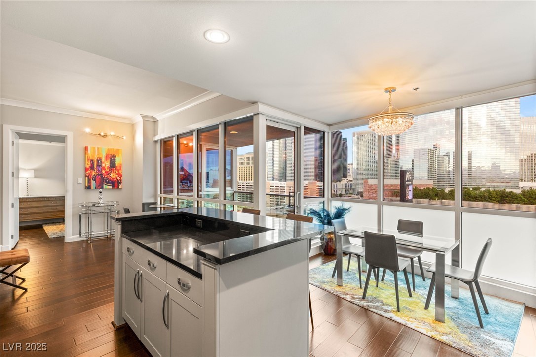 Las Vegas, Nevada 89103, United States, 2 Bedrooms Bedrooms, ,2 BathroomsBathrooms,Residential,Active,228531