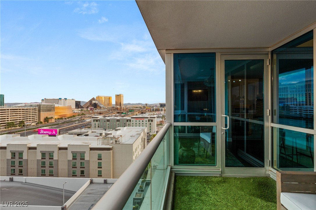 Las Vegas, Nevada 89103, United States, 2 Bedrooms Bedrooms, ,2 BathroomsBathrooms,Residential,Active,228531