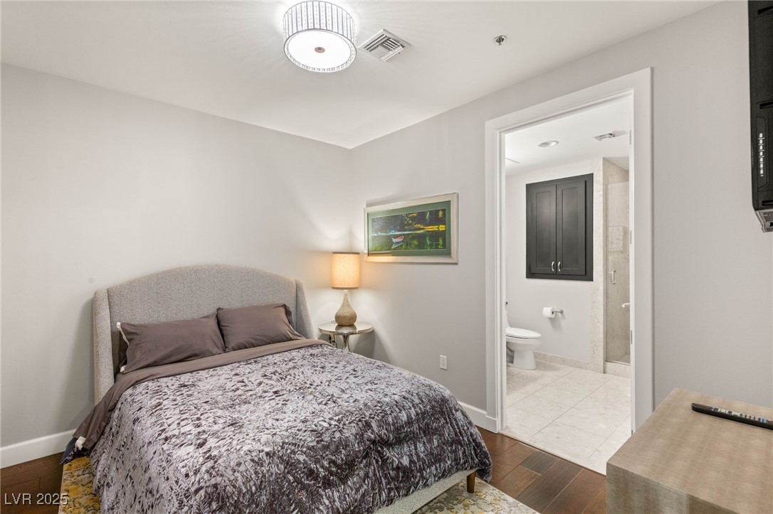 Las Vegas, Nevada 89103, United States, 2 Bedrooms Bedrooms, ,2 BathroomsBathrooms,Residential,Active,228531