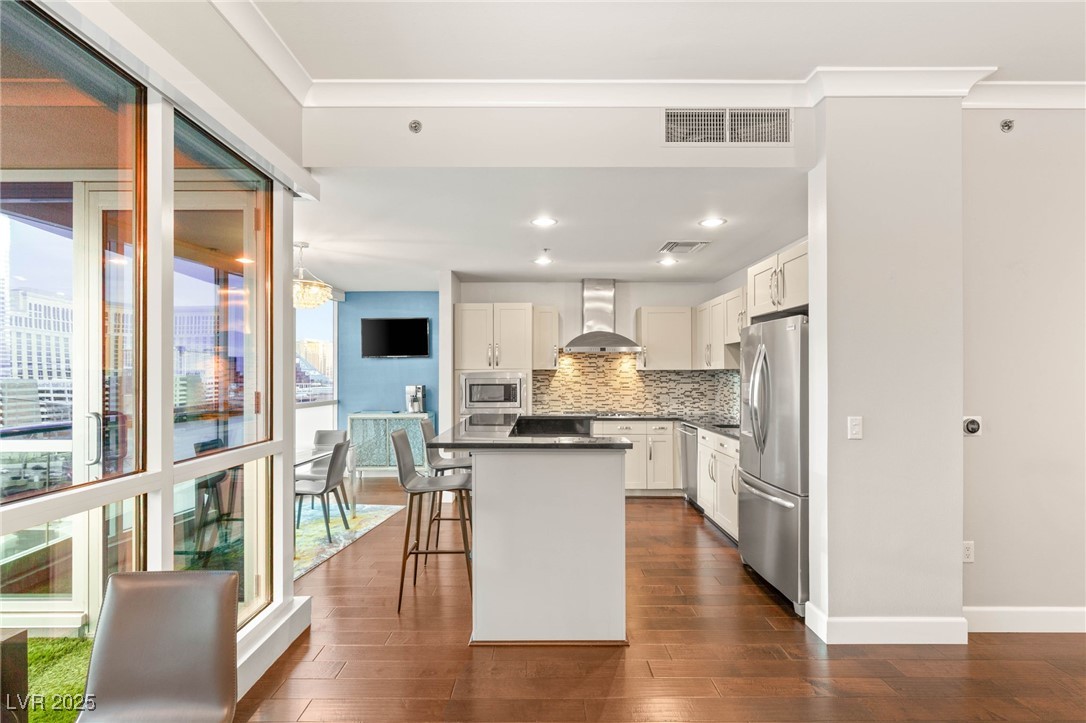 Las Vegas, Nevada 89103, United States, 2 Bedrooms Bedrooms, ,2 BathroomsBathrooms,Residential,Active,228531