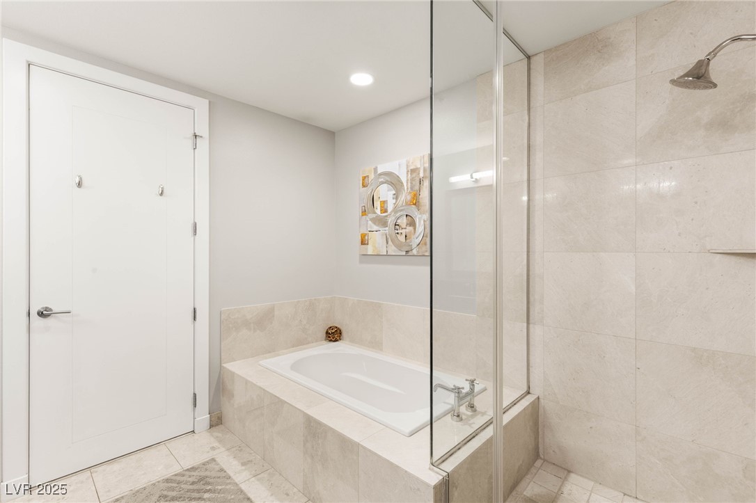 Las Vegas, Nevada 89103, United States, 2 Bedrooms Bedrooms, ,2 BathroomsBathrooms,Residential,Active,228531