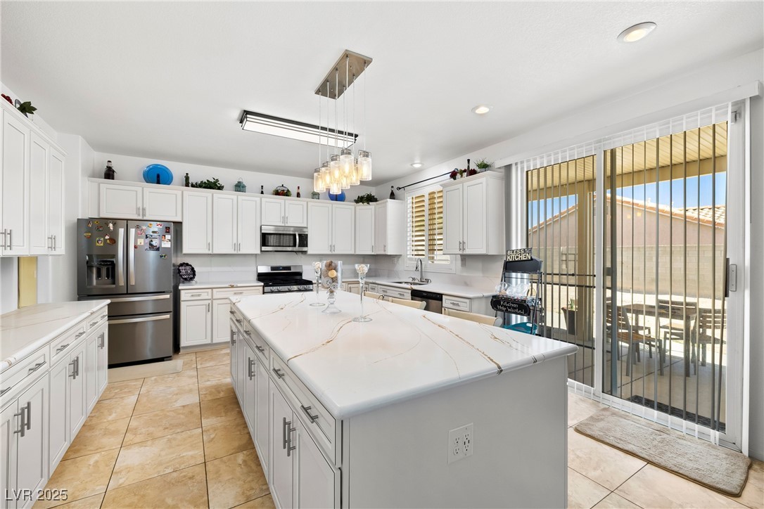 6136 Benchmark Way