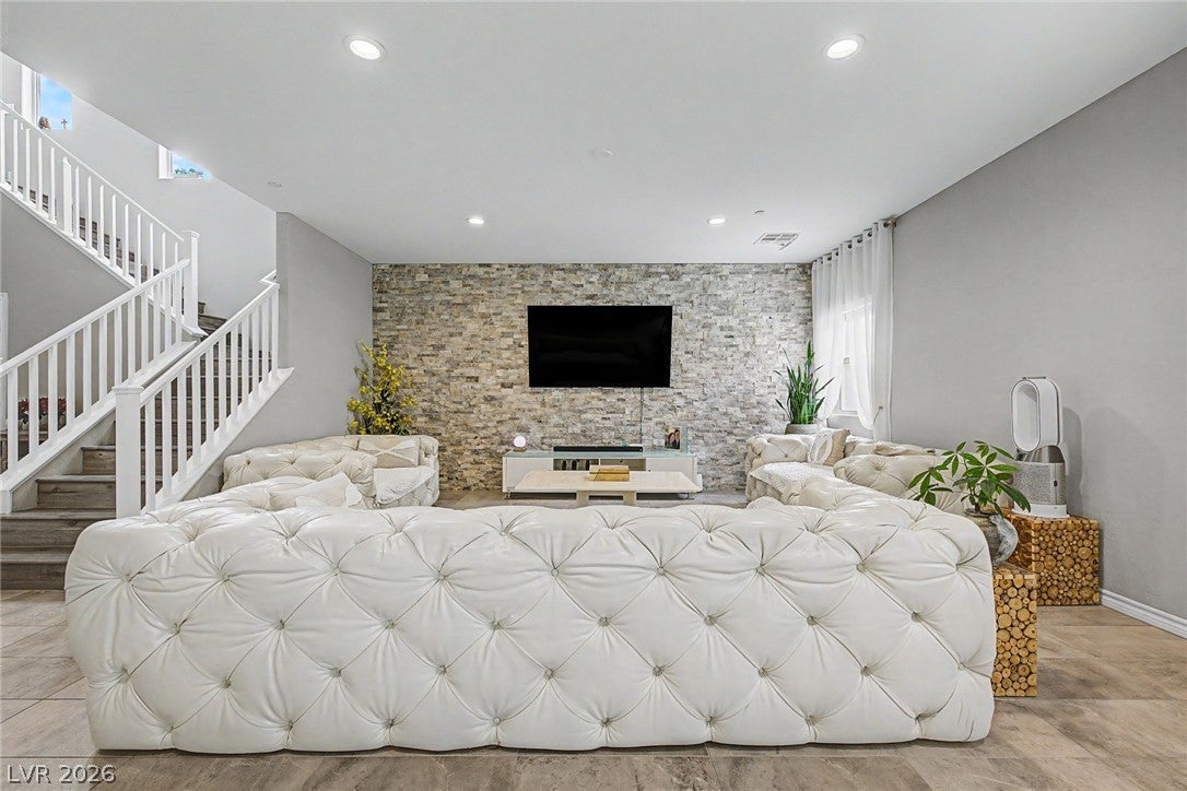 995 Cedar Cliff Court
