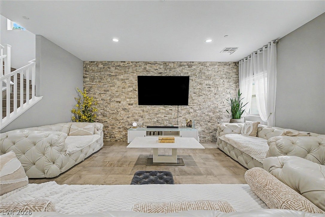 995 Cedar Cliff Court