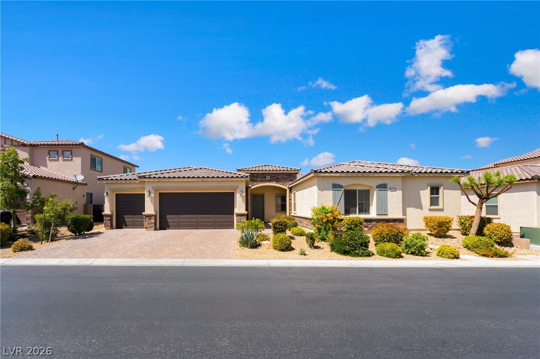 9772 Mosaic Canyon Court