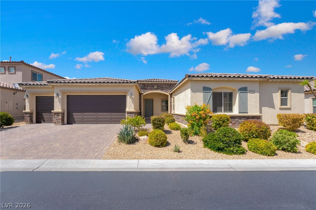 9772 Mosaic Canyon Court
