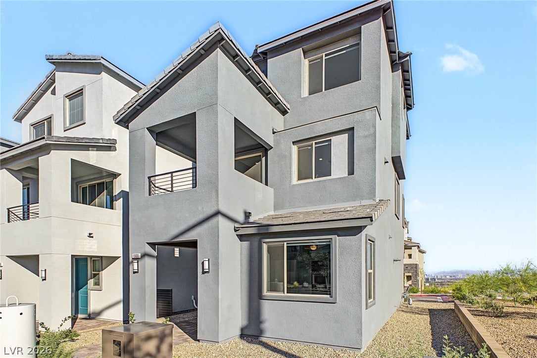 1501 Little Penguin Street