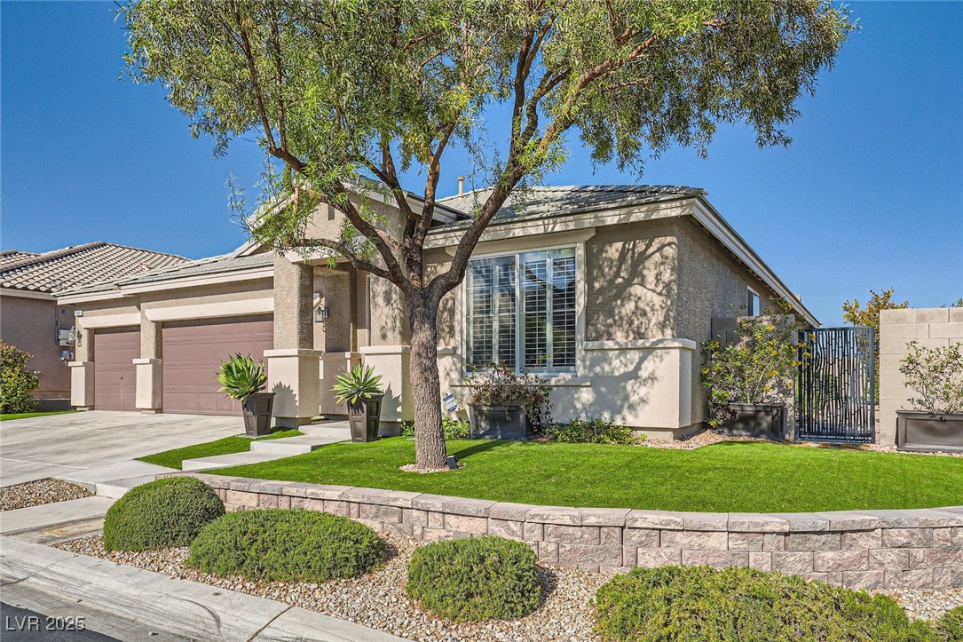 7030 Silver Ridge Peak Street
