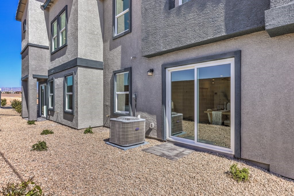2534 Petunia Garden Street 222