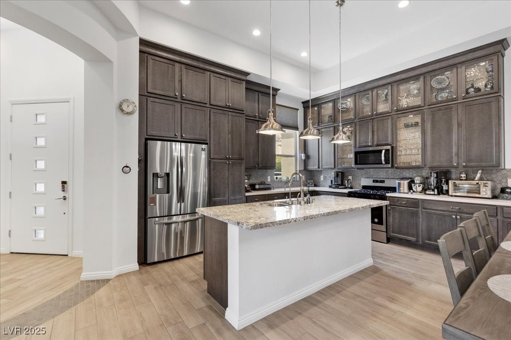 6722 Desert Crimson Street