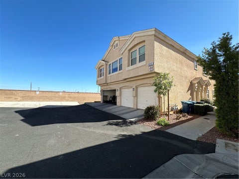 Townhouse For Rent - 9312 Straw Hays Street #102<br/> Clark County, Las Vegas, NV 89178