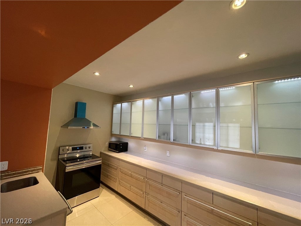 2031 Hussium Hills Street 104