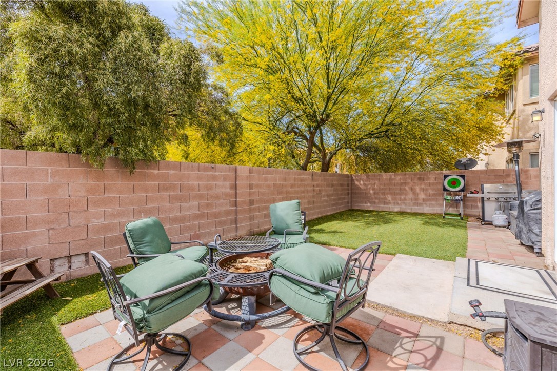 6215 Blushing Willow Street