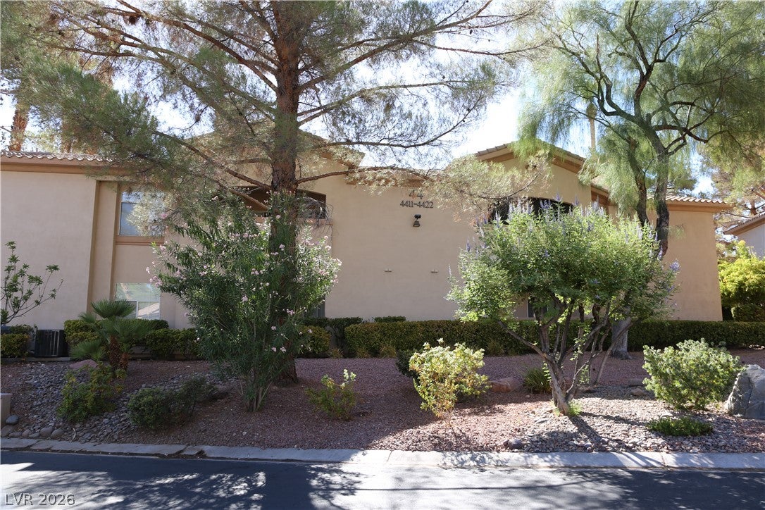 2050 W Warm Springs Road 4421