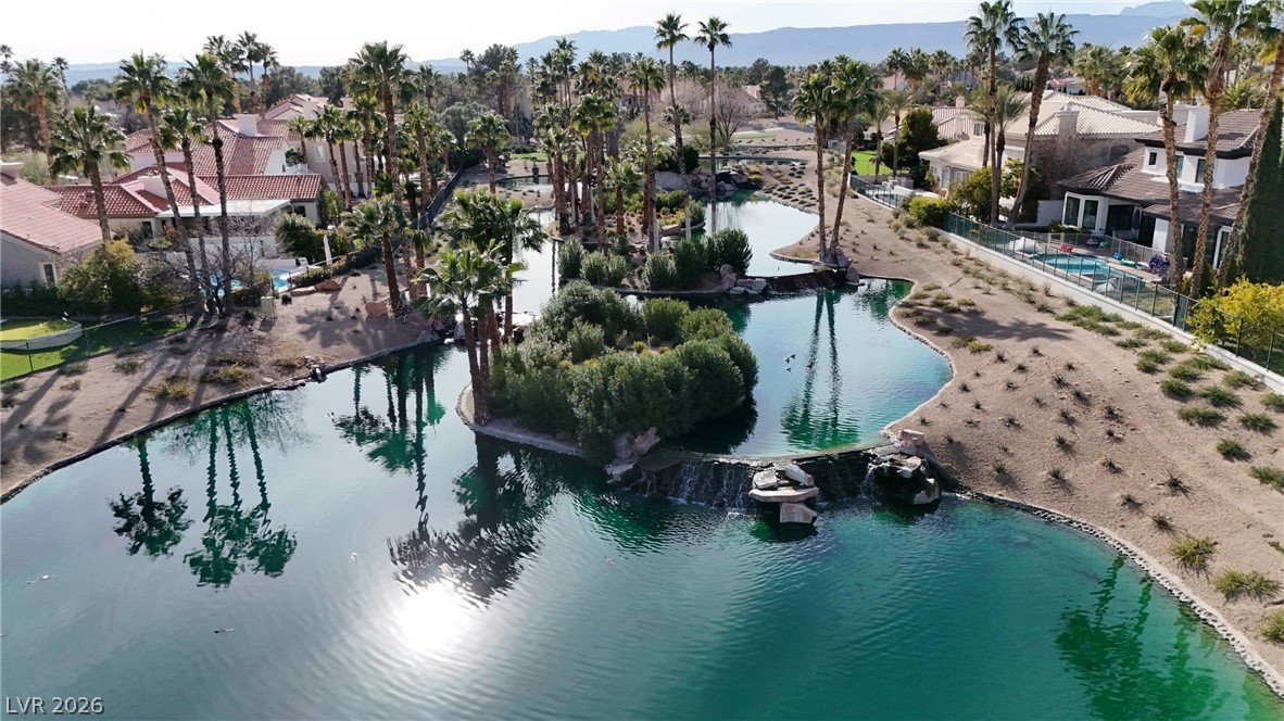 9001 Emerald Hill Way