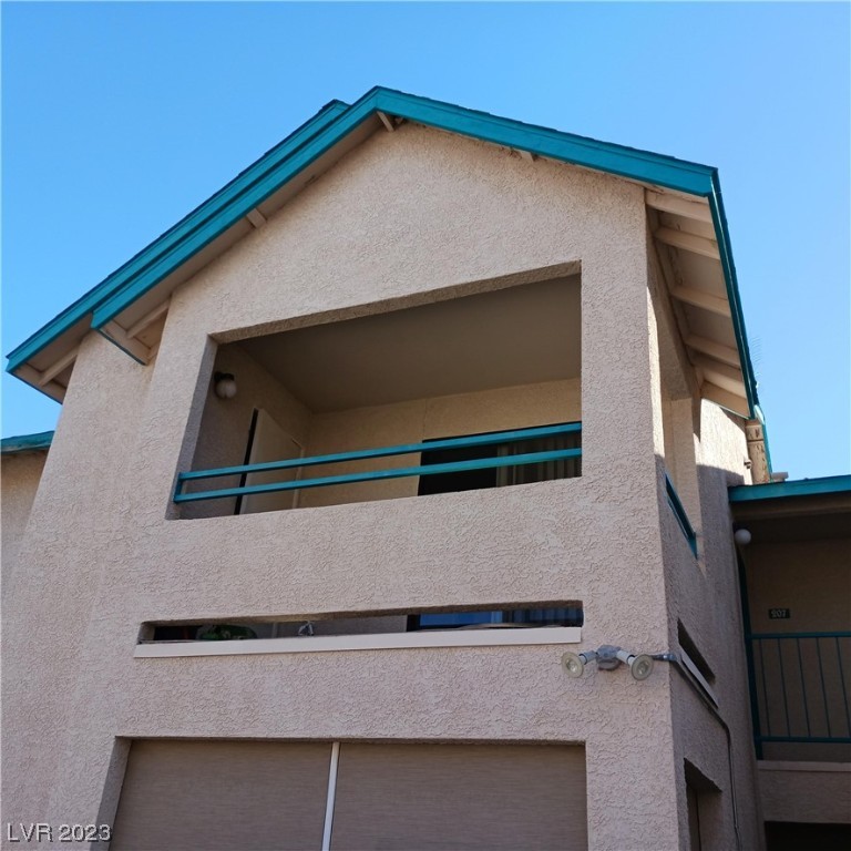 5211 Lindell Road 207