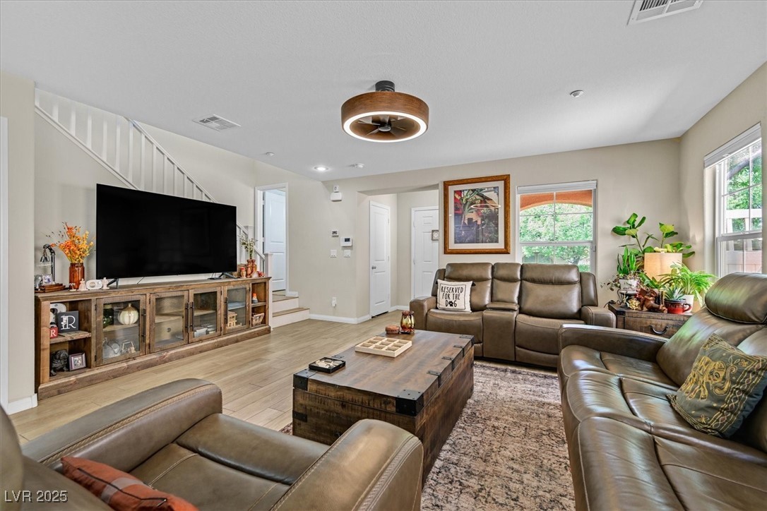 2084 Airy Petals Walk
