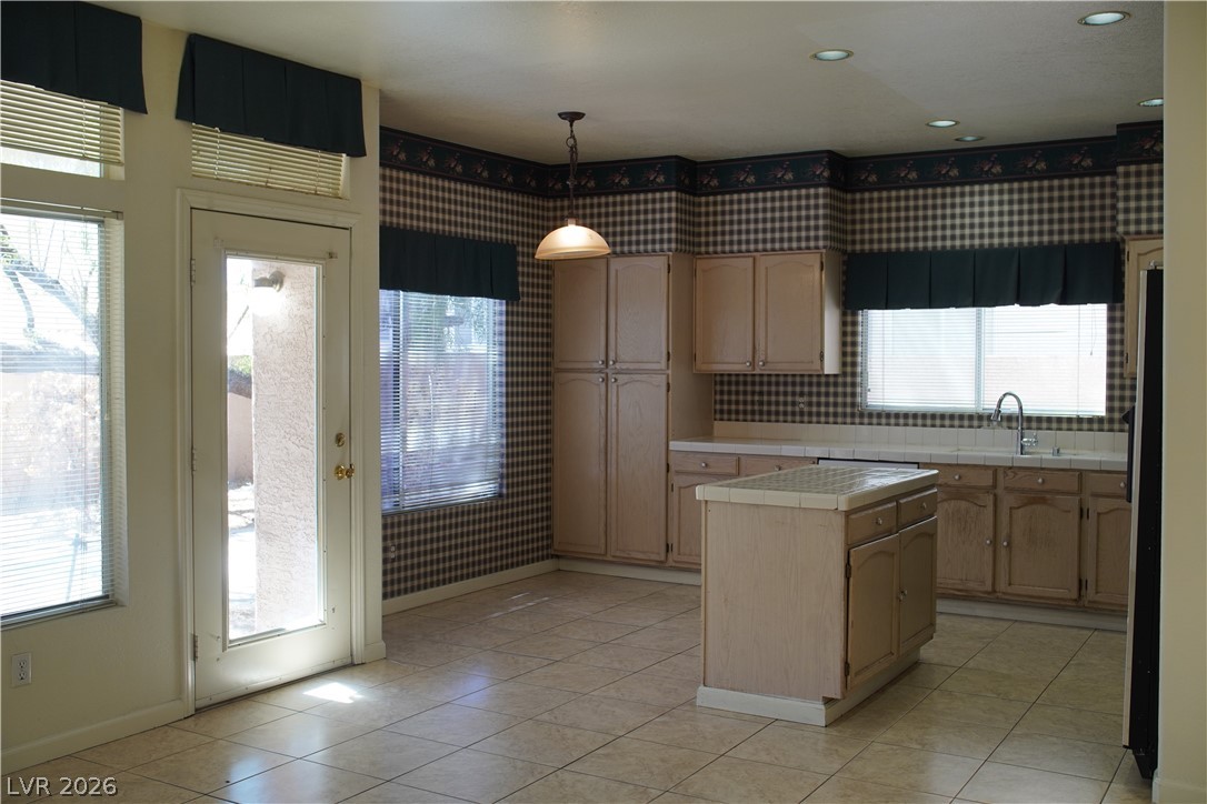2312 Reddon Circle
