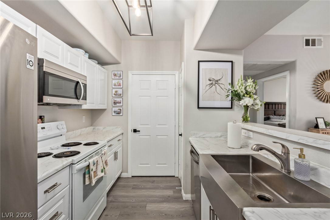 8000 Badura Avenue 1188