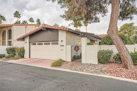 Photo of 1904 Plaza De Cordero Street, Las Vegas, NV 89102 (MLS # 2638371)