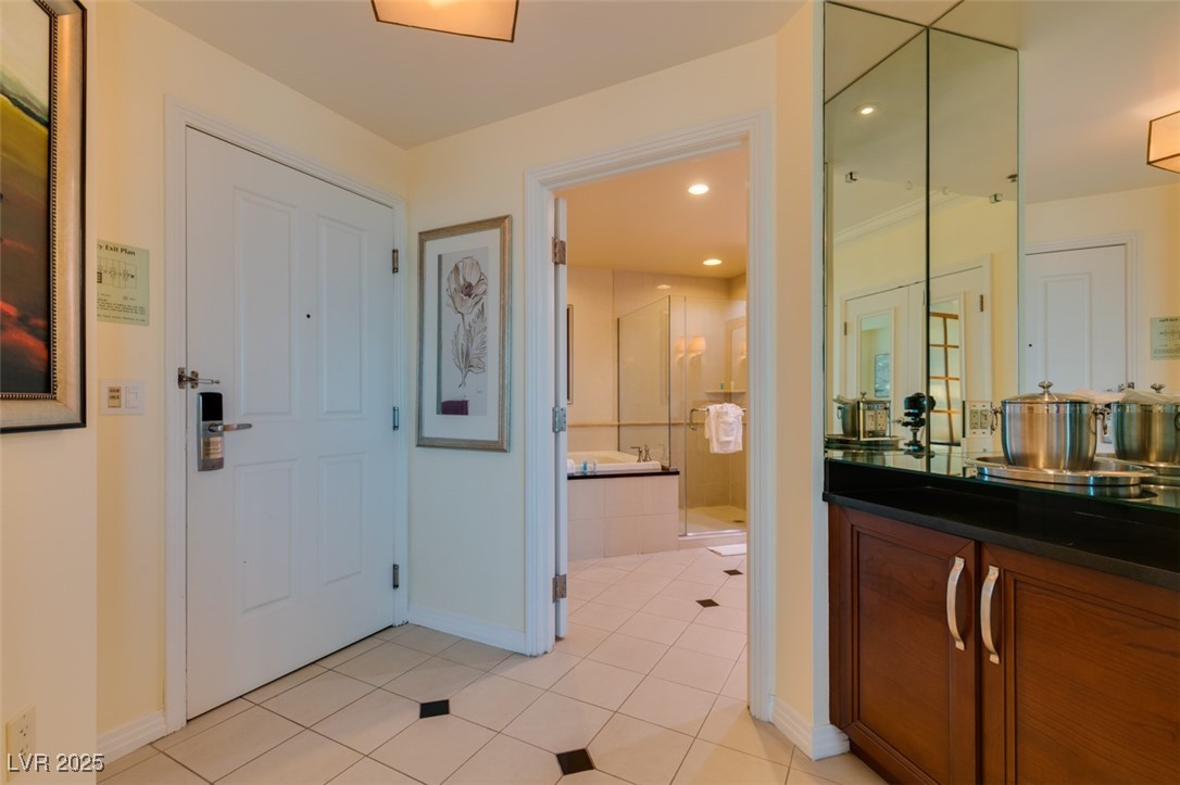 135 E HARMON Avenue 804