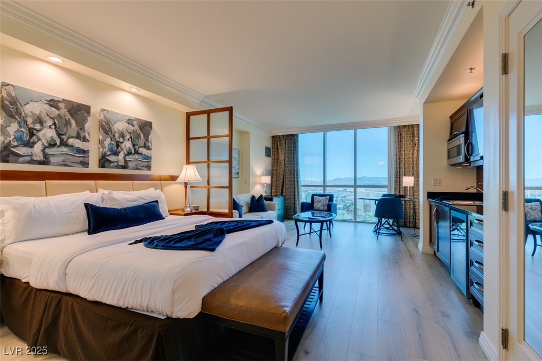 135 E HARMON Avenue 804