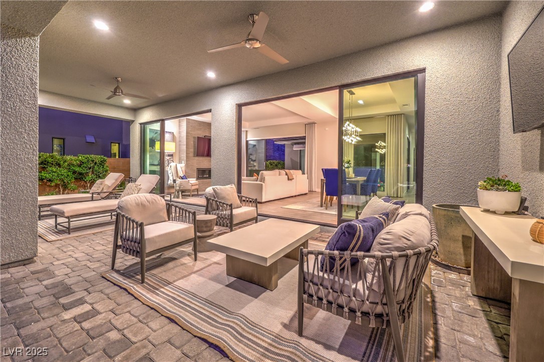 10 Sugarberry Lane, Las Vegas, Nevada image 9
