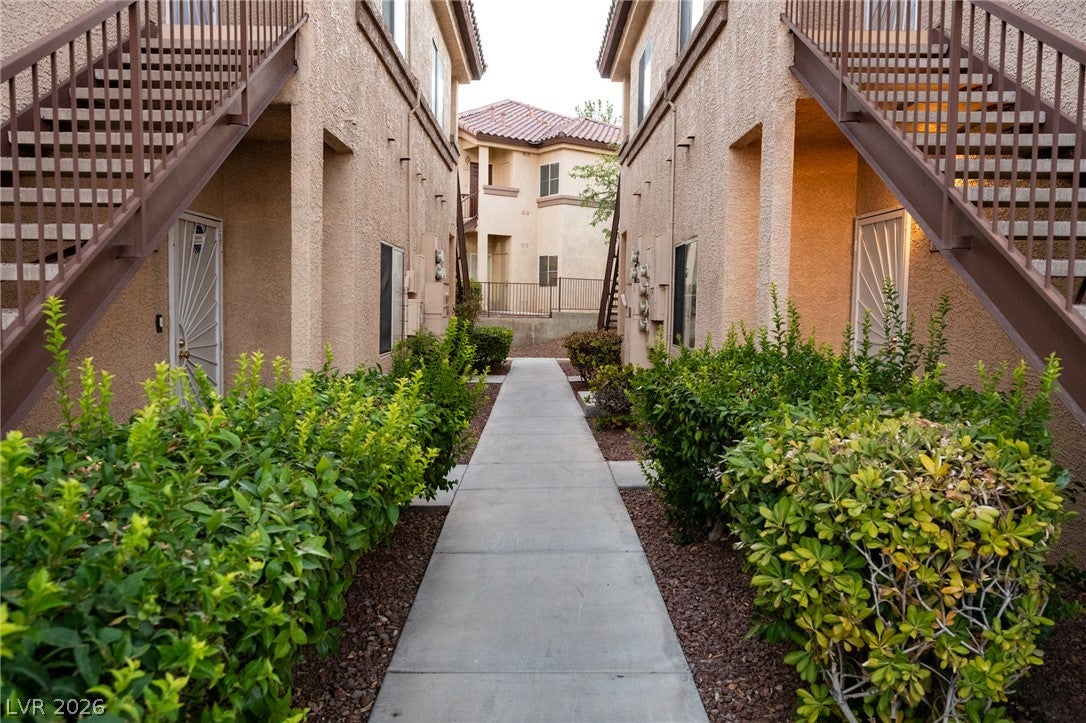 8501 W University Avenue 2081