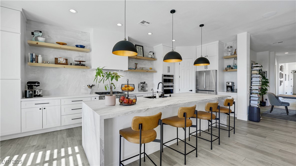 Las Vegas, Nevada 89138, United States, 4 Bedrooms Bedrooms, ,3 BathroomsBathrooms,Residential,Pending,212138