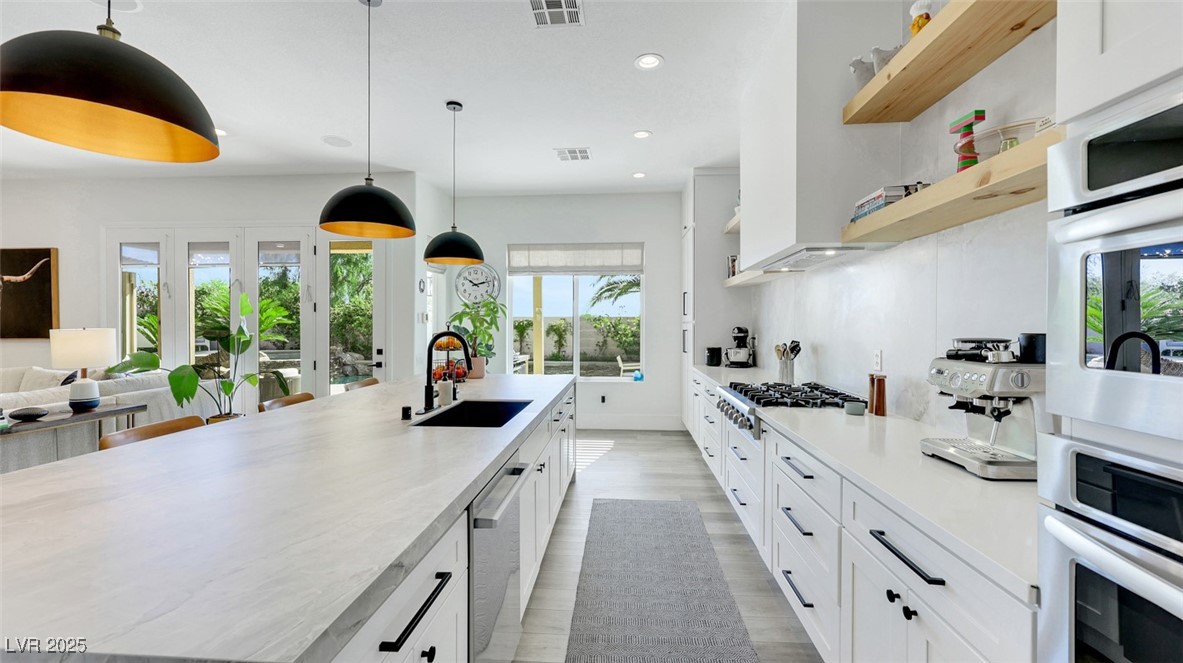 Las Vegas, Nevada 89138, United States, 4 Bedrooms Bedrooms, ,3 BathroomsBathrooms,Residential,Pending,212138