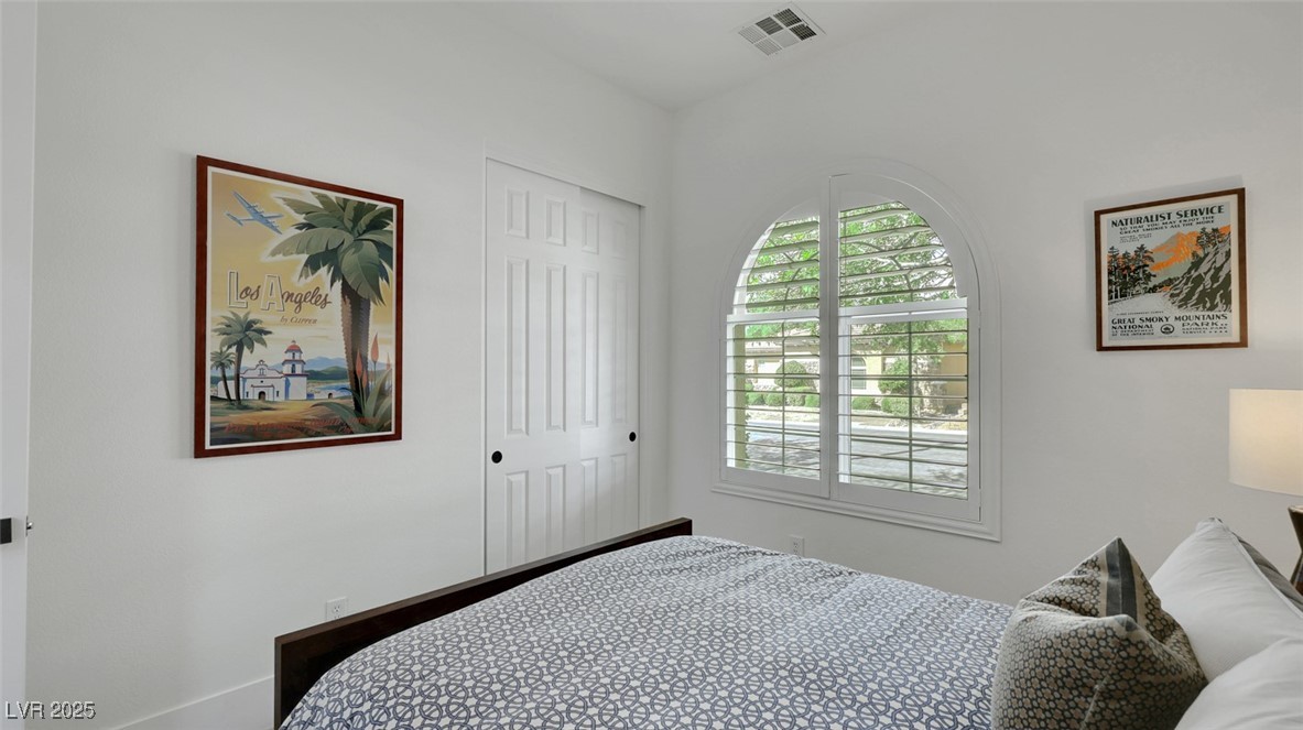 Las Vegas, Nevada 89138, United States, 4 Bedrooms Bedrooms, ,3 BathroomsBathrooms,Residential,Pending,212138