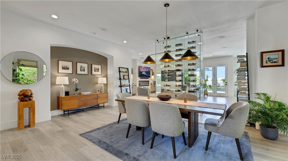 Las Vegas, Nevada 89138, United States, 4 Bedrooms Bedrooms, ,3 BathroomsBathrooms,Residential,Pending,212138