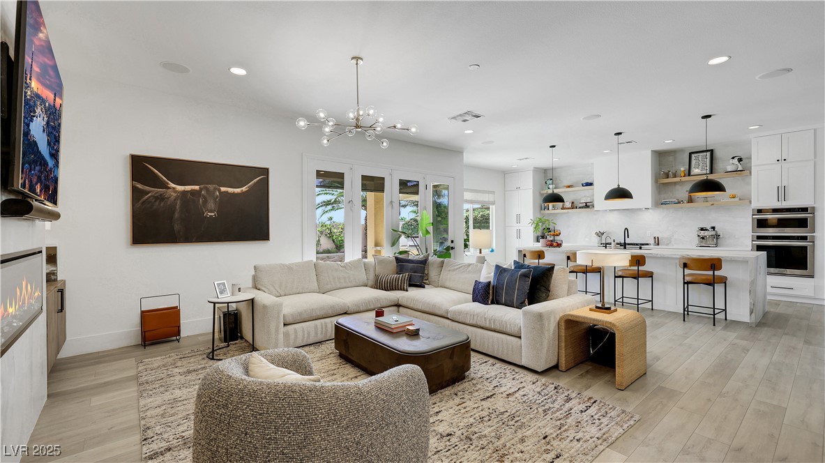 Las Vegas, Nevada 89138, United States, 4 Bedrooms Bedrooms, ,3 BathroomsBathrooms,Residential,Pending,212138