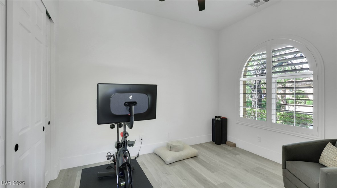 Las Vegas, Nevada 89138, United States, 4 Bedrooms Bedrooms, ,3 BathroomsBathrooms,Residential,Pending,212138